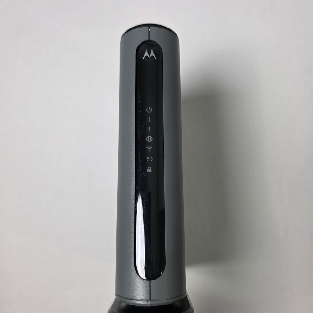 Motorola AC1900 Cable Modem Router Dual Band Grey 24x8 DOCSIS 3.0 MG7700‎